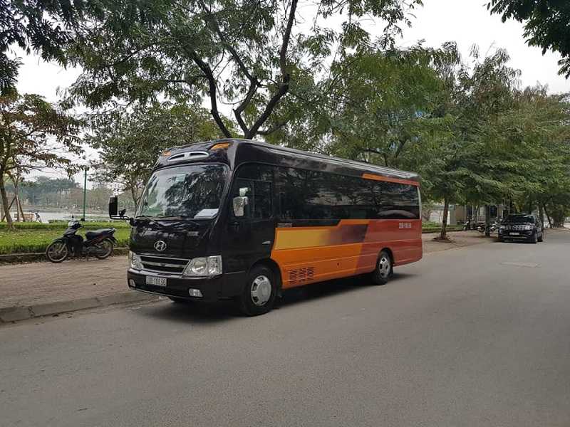 Dòng xe Tracomeco Limousine 16 chỗ.